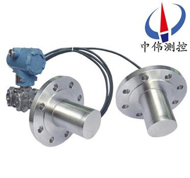 Double flange level transmitter